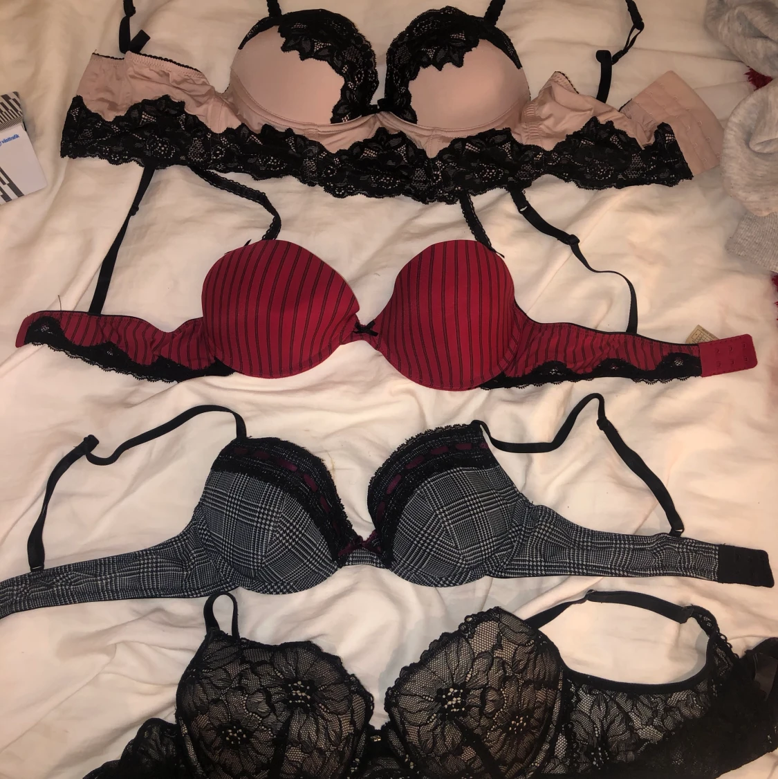 Jättefina bh-ar