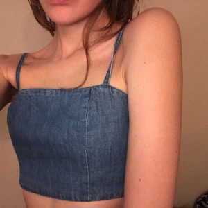 Bustier - Topp/bustier i jeans. Jag är S🐣 PAXAD