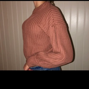 Stickad tröja - Fin stickad tröja i gammalrosa färg