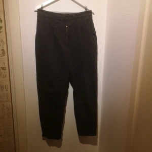 Levis ballongbyxor - Svarta levis ballongbyxor. Storlek 30. 