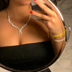 Halsband  - Snygg halsband 