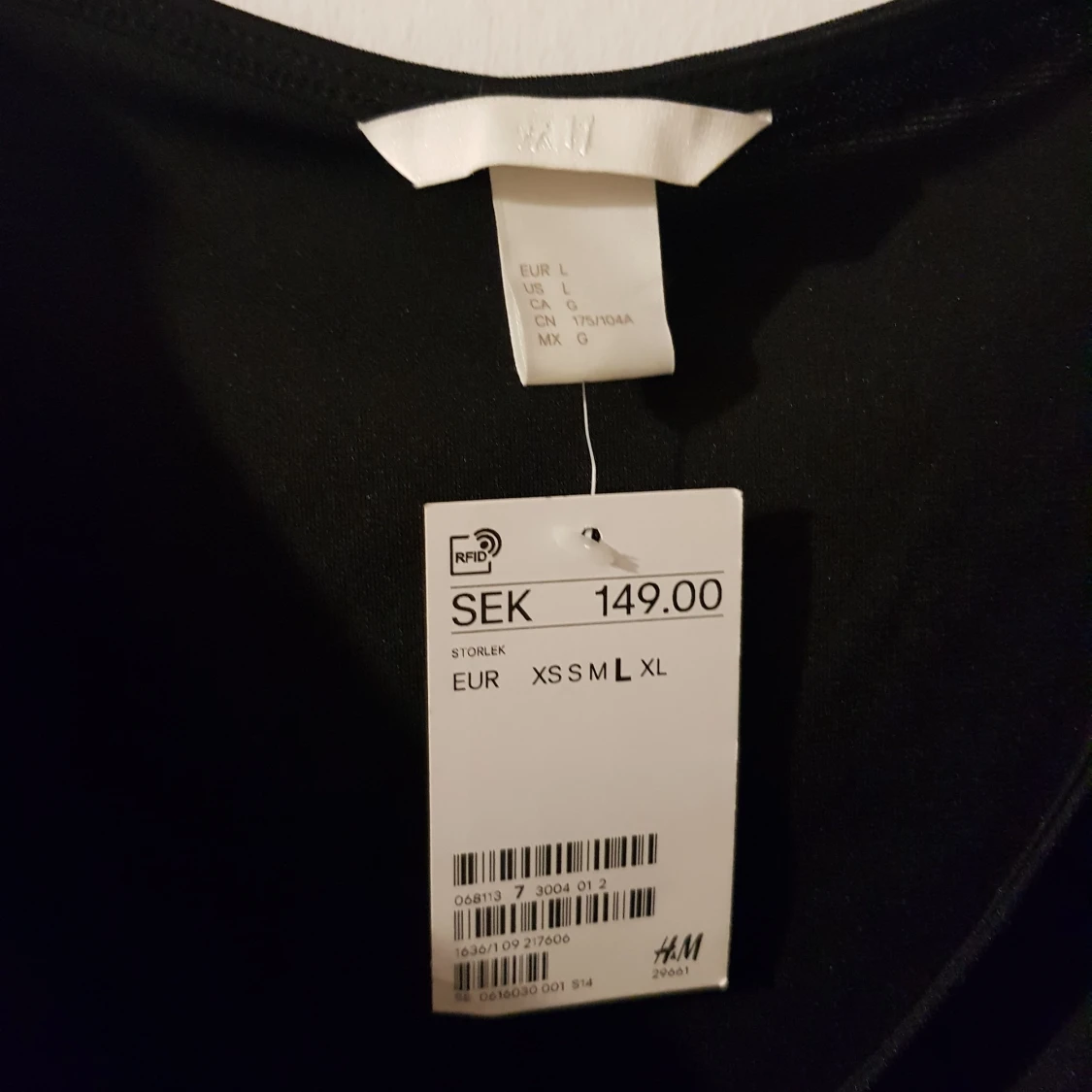 NY svart Off shoulder topp stl M L - 91