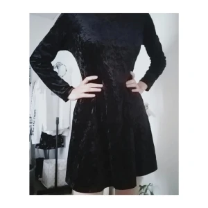 Pimkie autenthic - U-Ringad, svart velvet, super mysig.