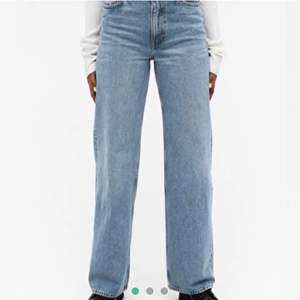 Säljer mina skit snygga jeans från Monki, som inte kommer till användning, därav att jag säljer dom. En fin blå färg med jätte bra skick (bilderna är låna från Monkis hemsida)🥰😍💖