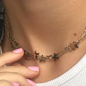 Halsband - Halsband köpt här på Plick som inte kommer till användning! Skriv för fler bilder❤️