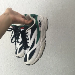  - FILA-pjucks, 2 veckor gamla. Bara skitiga nothing worse! Ääääälskar dem men cash is kung 😭 frakt tillkommer men möts gärna i Sthlm! ❤️🍑