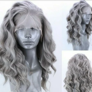  - Säljer en superfin grå peruk som jag köpt av en annan. Färgen passade inte mig.