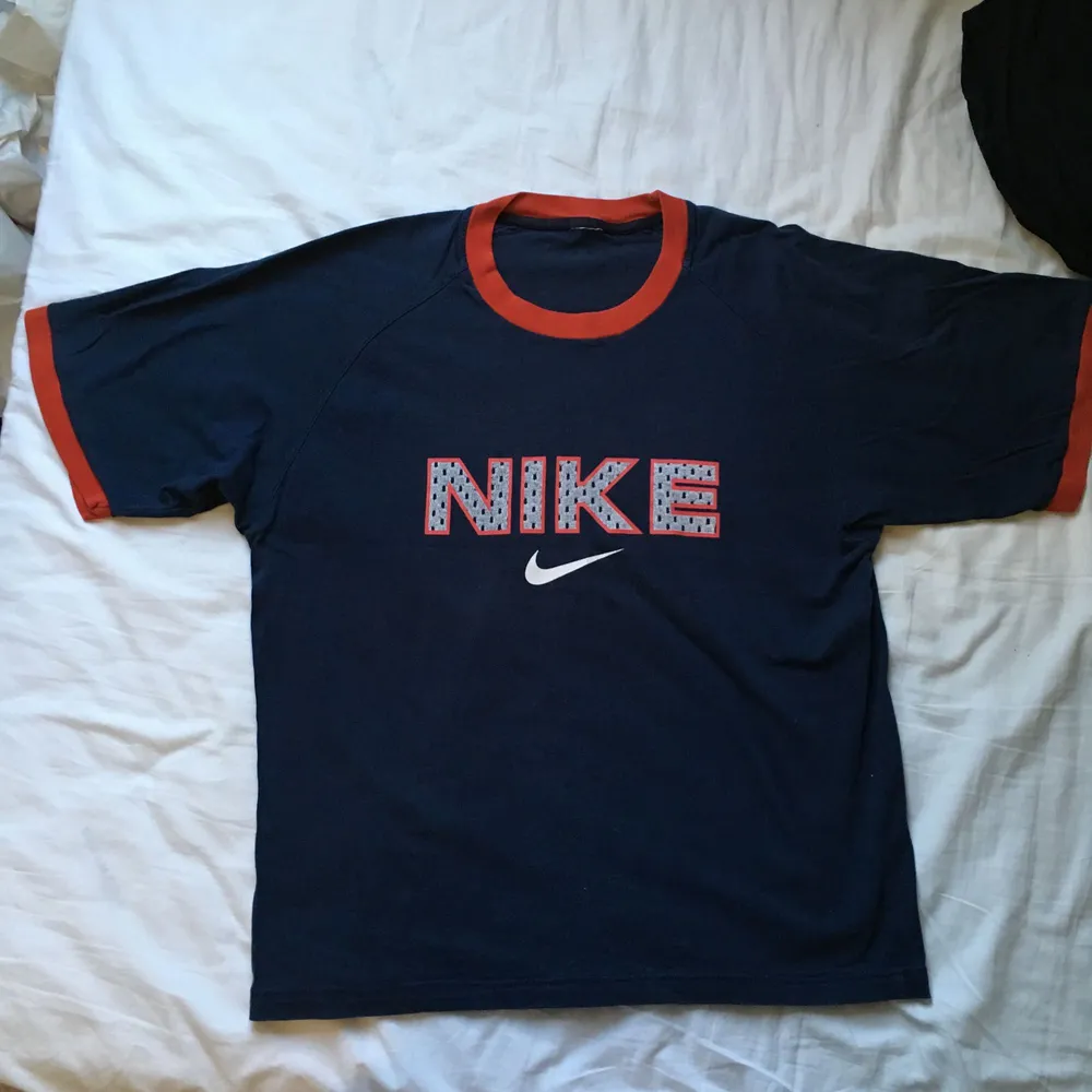 Äkta vintage Nike tisha 🔥😍 Fraktkostnaden ingår inte i priset.. T-shirts.