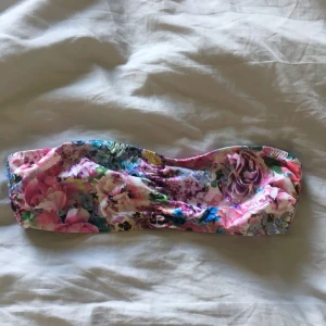  - Superfin bikinitopp som tyvärr är för liten för mig:/ Köpare står för frakt eller så möts jag upp i Växjö😊