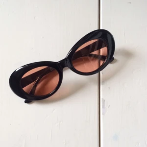  - 🕶🕶🕶 Solglasögon, oanvända. Kan mötas upp i Stockholm eller skickas mot frakt! 💄💄💄