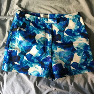  - Shorts från Angelica blick för bikbok. Har fickor.