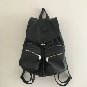  - Ryggsäck från H&M 