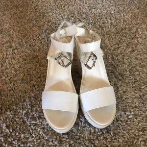  - Skor från XIT ,köpt för 400kr , använt några gånger , storlek 37 