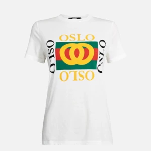  - Ubrukt T-skjorte fra Bik bok