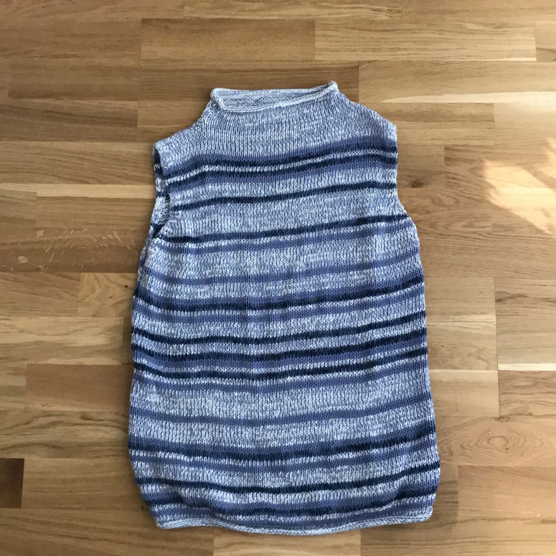 Trendig stickad väst - 90