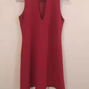 Nyskick, röd perfekt höstklänning! 