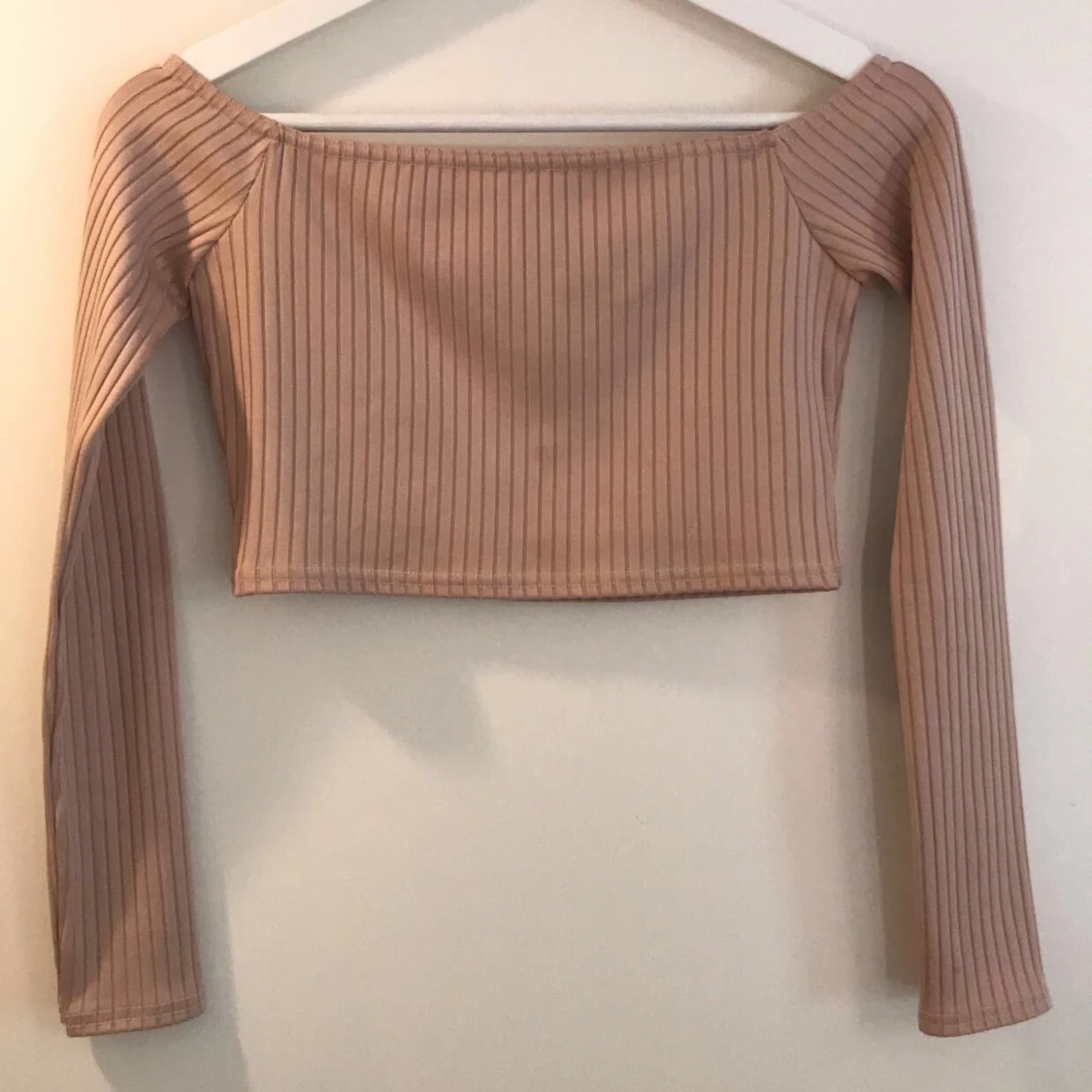 Croppad off shoulder tröja 