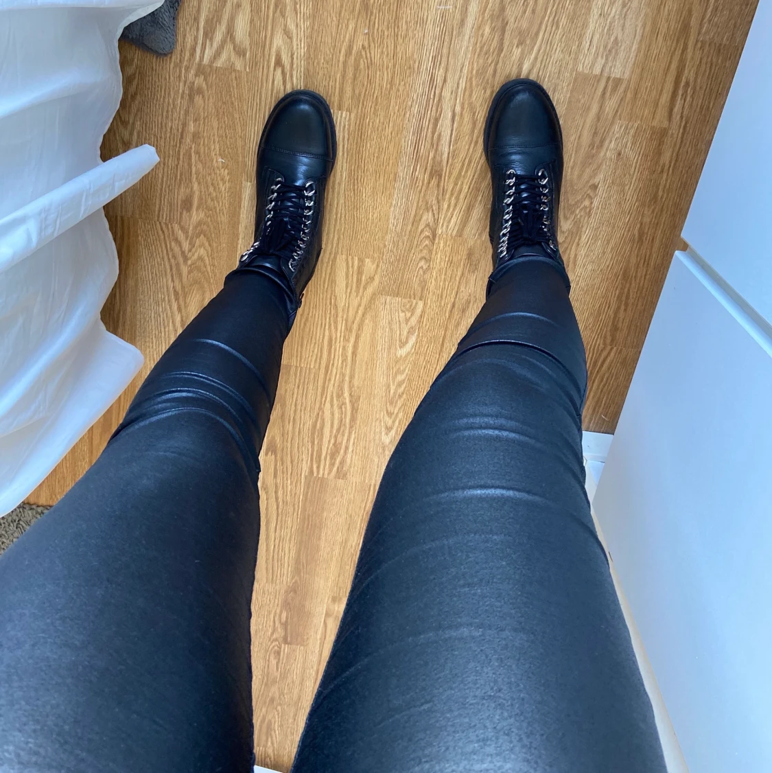 Skinnbyxor från Vero Moda - 90