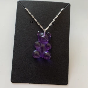 Gummibjörn halsband💜 - 59kr + 15kr frakt✨