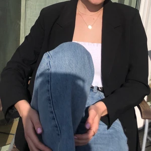 Kavaj - Snygg Kavaj från Gina tricot i storlek S men passar M. Säljer pågrund av att den ej används längre. 