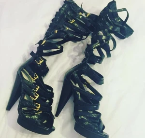  - 1. Oanvända skor från TIAMO, storlek 37. 400kr 2. Oanvända skor från Have2Have, storlek 39. 250kr 3. Oanvända skor från Have2Have, storlek 40. 250kr  Hämtas i Norrköping, kan även skicka.