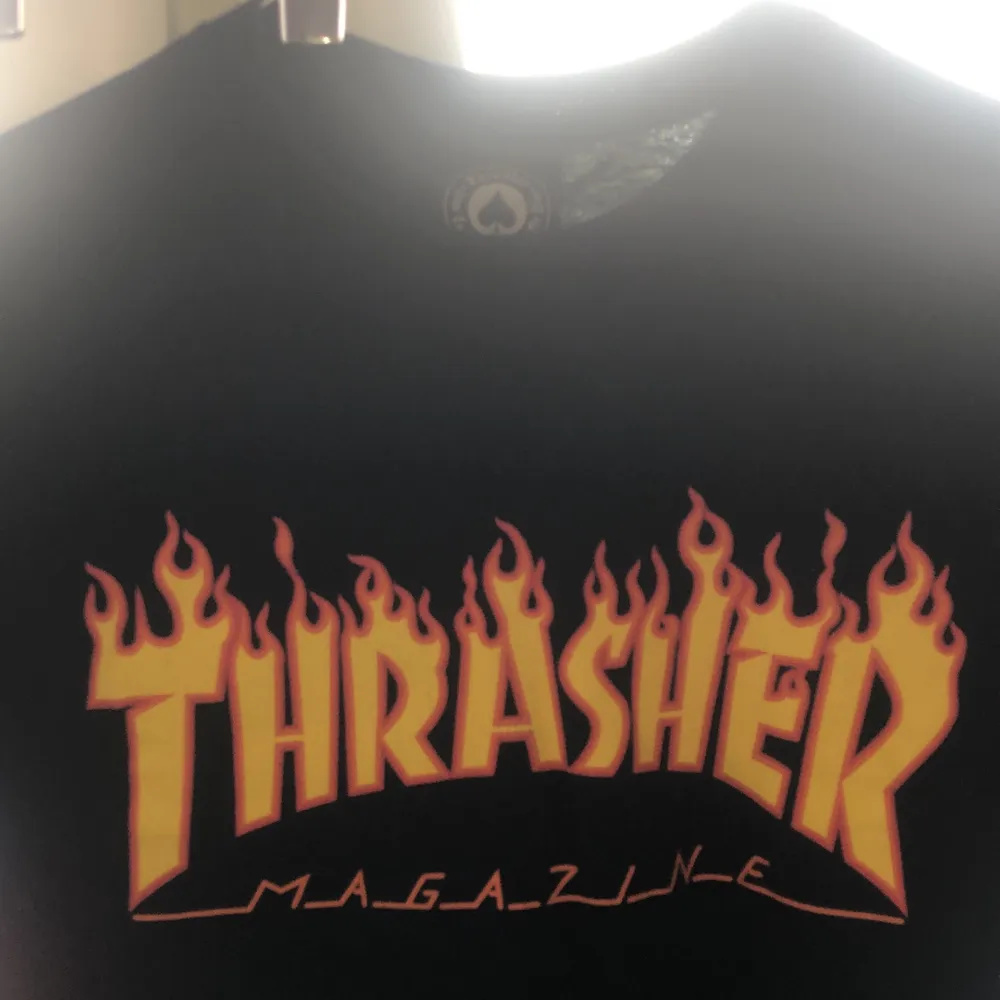Svart T-shirt från Thrasher i storlek S                                                                         Fraktar eller möts upp i Stockholm City . T-shirts.