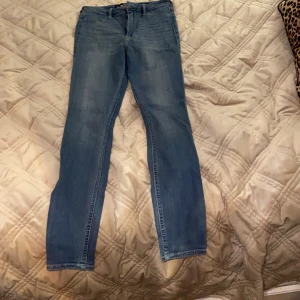 Ultra high rise jean-leggings - Condition: Brand new.        Original price (550kr)