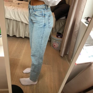 Jeans - Super snygga jeans ifrån weekday! I storlek 36!