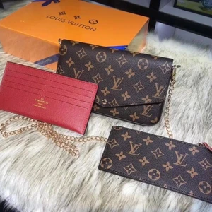 Väska - Jätte fina väskor, allt som är på bilden ingår med väskan så passa på att köpa innan de går slut❤️