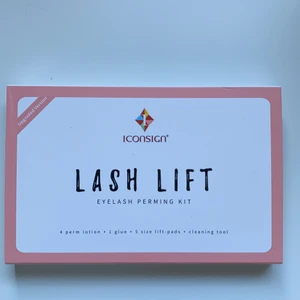 Lash lift - Säljer ett lash lift hemma kit. Använt en gång men kände inte riktigt att det var min grej. Köpt för 369kr men säljs för 200kr + frakt tillkommer. 