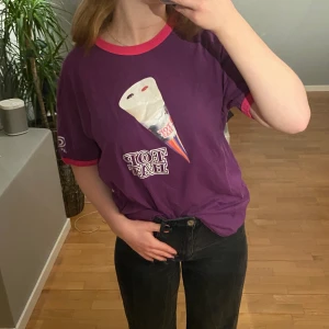 GB glass tröja - Lila GB glass Tshirt. Roligt och annorlunda plagg!