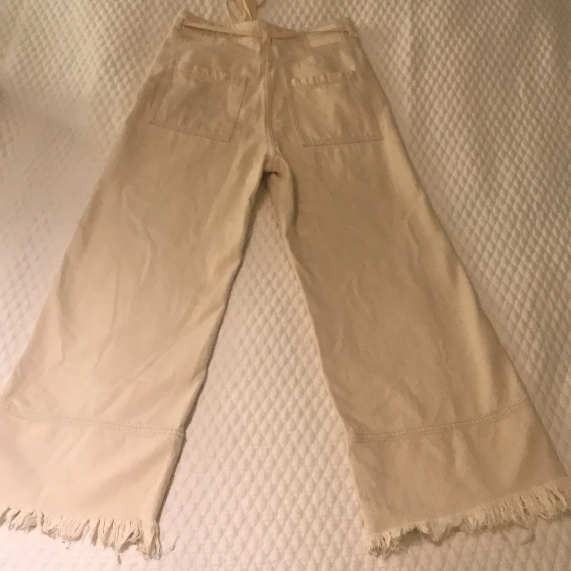 Weekday - Slack Ecru Jeans beige strl 27 - 91