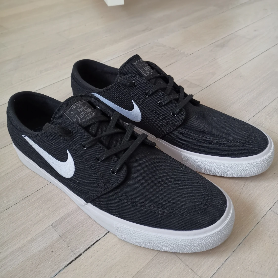 Nike Janoski skor 