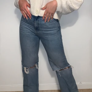 Trendiga vida jeans - Säljer dessa trendiga jeans. Använda fåtal gånger💙Frakt tillkommer