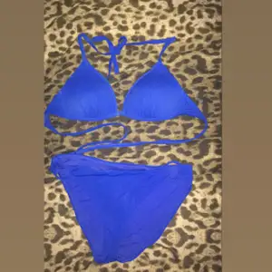 Havsblå bikini från Lindex, använd vid två tillfällen
