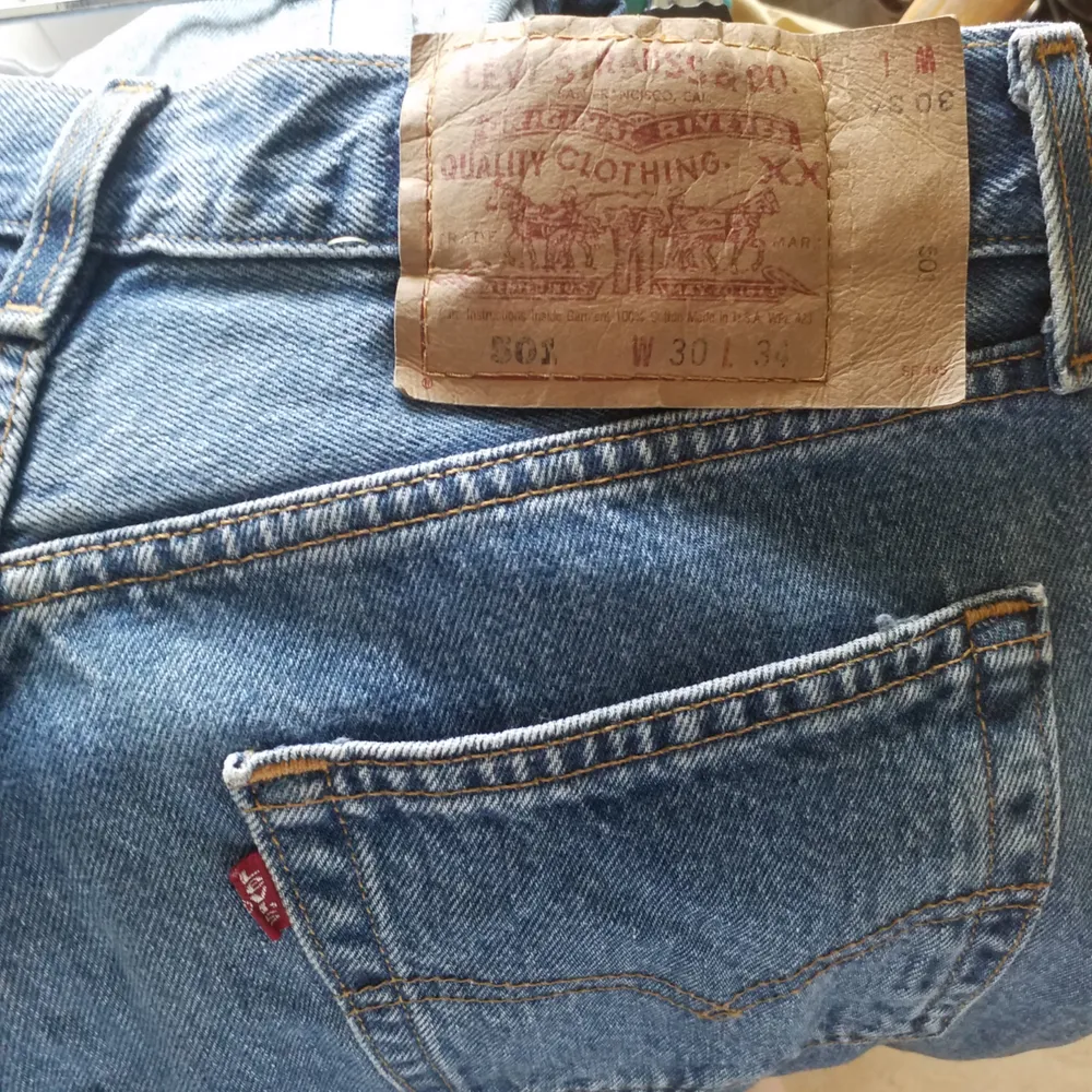 Äkta vintage Levis jeans i storlek 30/34 . Jeans & Byxor.