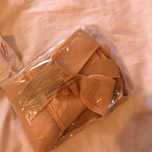  - En helt oanvänd ryggstöd storlek XL Säljer den pågrund att den kom i fel storlek Bor i Bispgården men kan tas till Sundsvall/Sollefteå eller så kan jag skicka den men då får du stå för frakten!