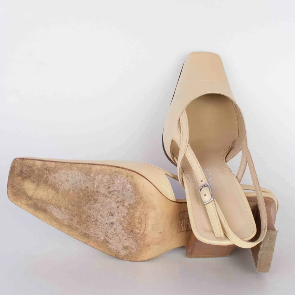 Vintage 90s Y2K leather square toe slingback heeled pumps in beige Very light signs of wear SIZE Label: 36 EUR, seems like true to size Model: 165/36 shoes Price is final! Free shipping! Ask for the full description! No returns!. Skor.