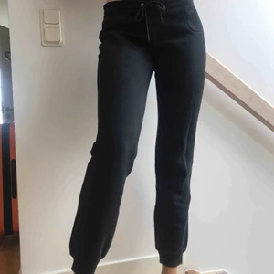  - Mjukisbyxor från Nike med knytning