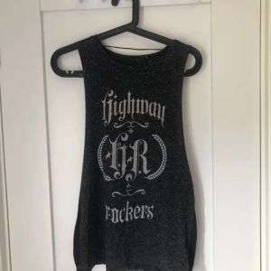  - Luftigt linne från Carlings. Mer som en S.