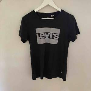 Levi’s T-shirt i storlek small💙 Frakt ingår ej