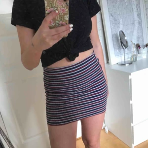  - Kjol från mango storlek M!