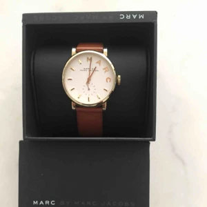  - Äkta klocka från Marc Jacob , i fin skick .