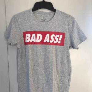  - New Yorker t shirt i bra skick