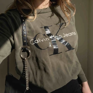  - Calvin Klein sweatshirt ⭐️⭐️ köpt för 999kr