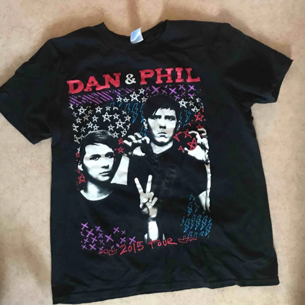 Dan & Phil T-shirt från 2015! Aldrig använd. FRAKT INGÅR!!!. T-shirts.