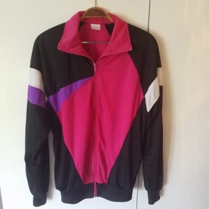  - Vintage träningsoveralljacka, passar upp till L beroende på hur man vill ha den