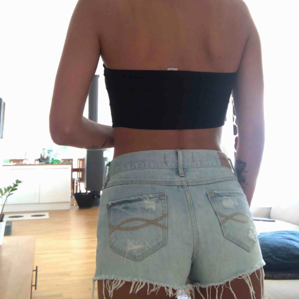 Jättefina jeansshorts från abercrombie and fitch!. Shorts.