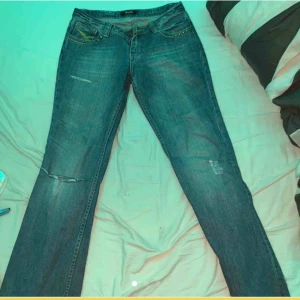 Dolce Gabbana jeans - 😍😍😍skit snygga jeans grön dolce gabbana. Försmå för mig. Vne va de e för storlek men de skulle nog passa 25/26