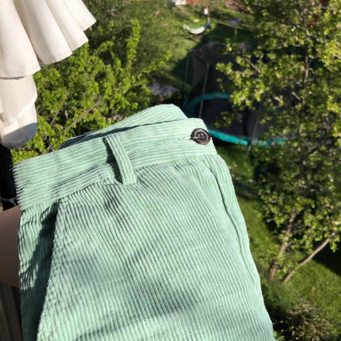 Mintgröna manchesterbyxor i strl 40